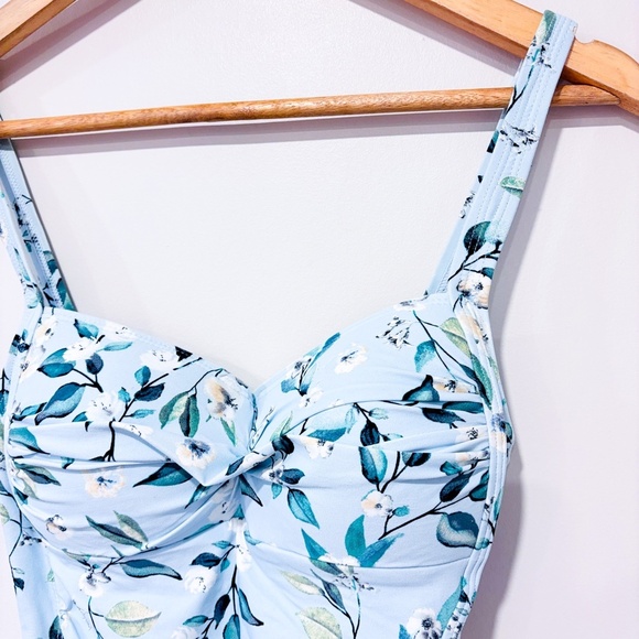 NIP TUCK – Light blue floral one-piece swimsuit * - Picture 5 of 9